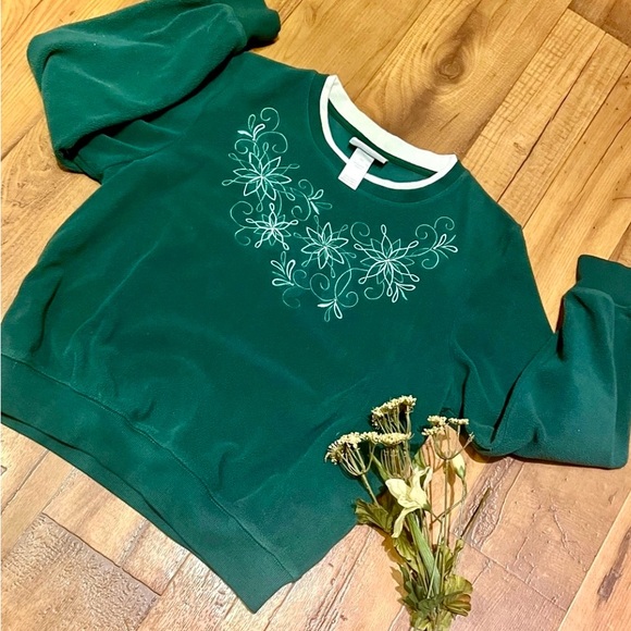 Green Fleece Top By Alfred Dunner. Size PM - Picture 1 of 8